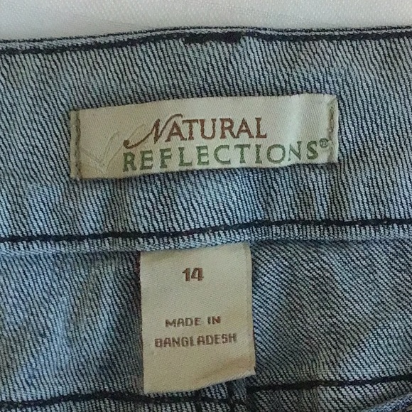 Natural Reflections women size 14 weekend shorts used good condition - Picture 3 of 5